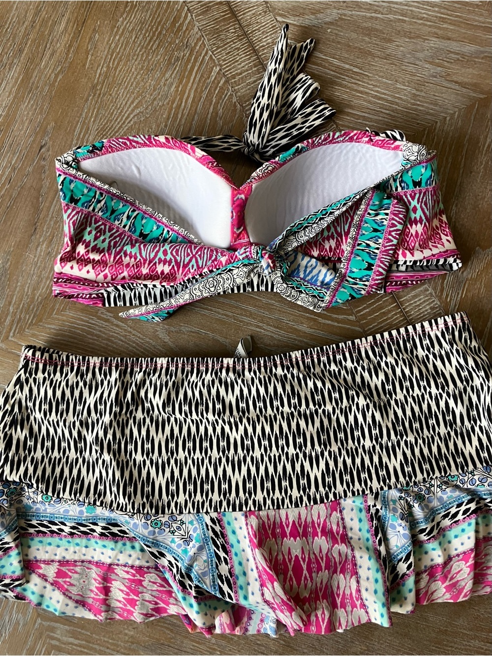 Kenneth Cole Reactions 2 Piece Bikini Set Aztec Pattern (Large) - Picture 2 of 9
